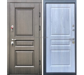 Metāla durvis DELI New ar tradicionālu koka rakstu ārpusē un gaišu baltu apdari iekšpusē.