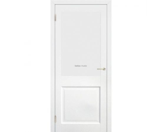 Priedes masīvkoka iekšdurvis LINDA ar gruntētu apdari un lielu stikla pildiņu durvju augšdaļā, sagatavotas individuālai krāsošanai vai apdarei.