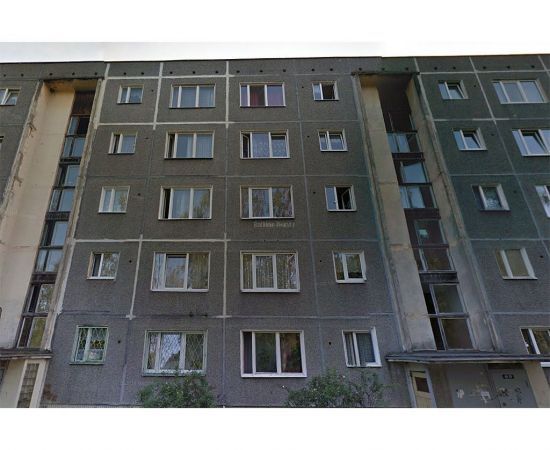 Lietuviešu projekta ēkas fasāde ar PVC logiem Lietuviešu projekta ēkas fasāde ar PVC logiem