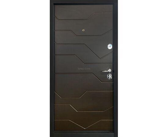 Elegantas metāla durvis Akustika NEW ar modernu, tumši brūnu apdari. Metāla durvis ar skatu no iekšpuses.