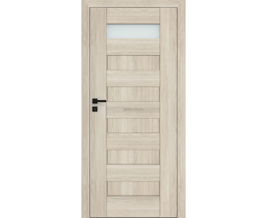 Gaišas iekšdurvis ar izteiktiem horizontāliem reljefiem un stiklu durvju augšdaļā, ideāli piemērotas modernam interjeram.